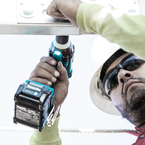 Makita GWT05D 40V max XGT® Brushless Cordless 4-Speed 1/2" Sq. Drive Impact Wrench Kit w/ Detent Anvil (2.5Ah)
