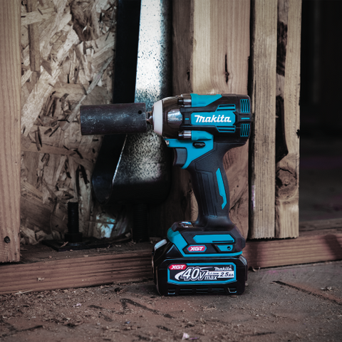 Makita GWT05D 40V max XGT® Brushless Cordless 4-Speed 1/2" Sq. Drive Impact Wrench Kit w/ Detent Anvil (2.5Ah)