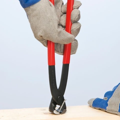 KNIPEX 99 01 200 8-Inch Concreters’ Nippers - Manufacturer application image 3