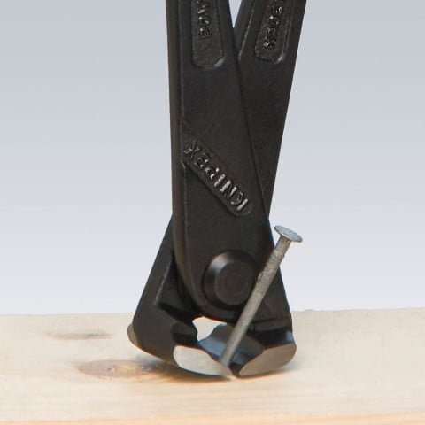 KNIPEX 99 01 200 8-Inch Concreters’ Nippers - Manufacturer application image 4