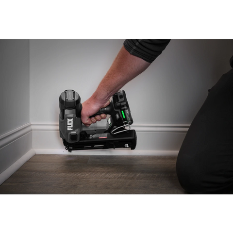 FLEX FX4321A-1A 16Ga Angled Nailer Kit (1x2.5Ah Battery+160W Charger)
