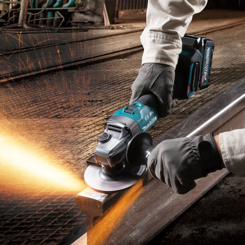 Makita GAG01M1 40V max XGT® Brushless Cordless 4‑1/2” / 5" Angle Grinder Kit, with Electric Brake (4.0Ah)