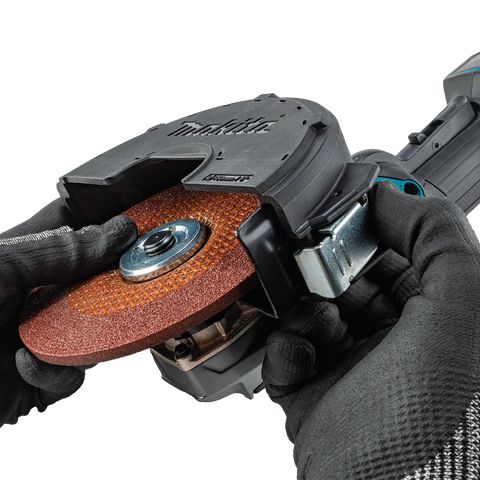 Makita GAG14M1 40V max XGT® Brushless Cordless 4‑1/2” / 6" Paddle Switch Angle Grinder Kit, with Electric Brake (4.0Ah)