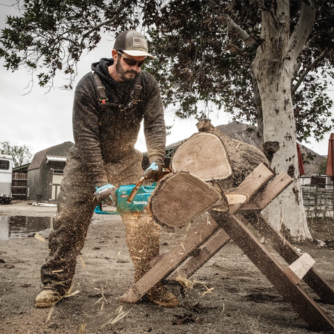 Makita GCU05M1 40V max XGT Brushless Cordless 16" Chain Saw Kit