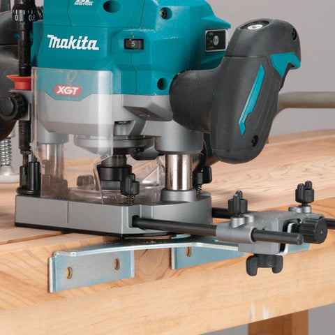 Makita GPR01Z 40V max XGT® Brushless Cordless 2-1/4 HP* Plunge Router (Tool Only)