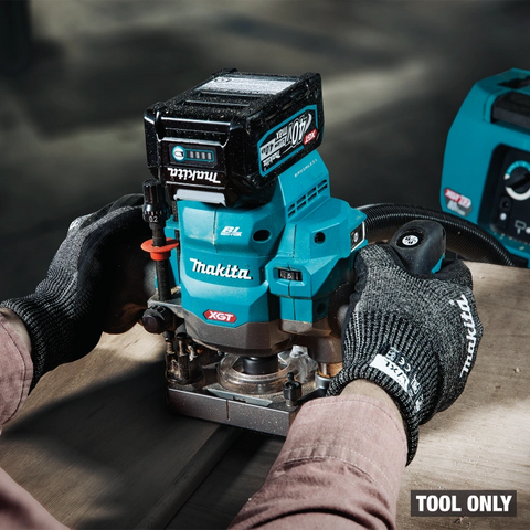 Makita GPR01Z 40V max XGT® Brushless Cordless 2-1/4 HP* Plunge Router (Tool Only)