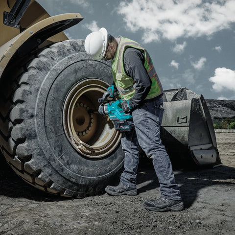 Makita GWT10T 40V max XGT® Brushless Cordless 4-Sp. High-Torque 1" Sq. Drive D-Handle Extended Anvil Impact Wrench kit w/ Friction Ring (5.0Ah)