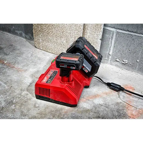Milwaukee 48-59-1811 M18 & M12 Super Charger