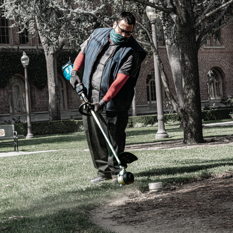 Makita GRU01M1 40V max XGT® Brushless Cordless 15" String Trimmer Kit (4.0Ah)