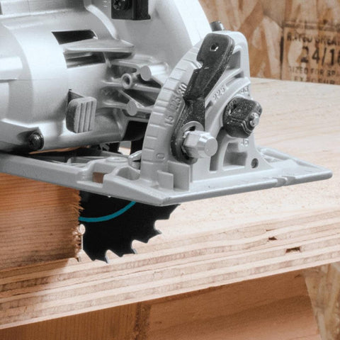 Makita XSR01PT cutting application close-up