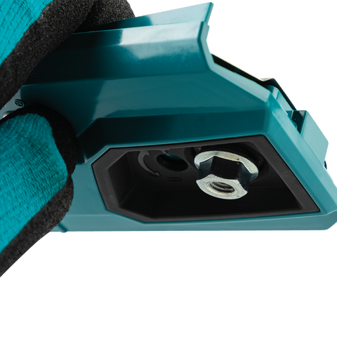 Makita GCU01Z Feature Shot (captured nut)