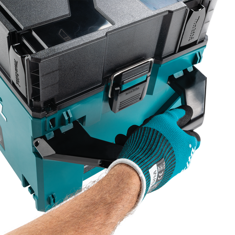 Makita BCC01 Feature Shot (carry handle)