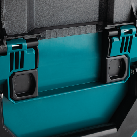 Makita BCC01 Feature Shot (lid pins locked)