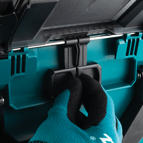 Makita BCC01 Feature Shot (lid pins)