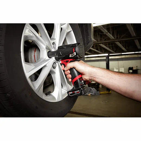 Milwaukee 2555-22 M12 FUEL™ Stubby 1/2" Impact Wrench Kit