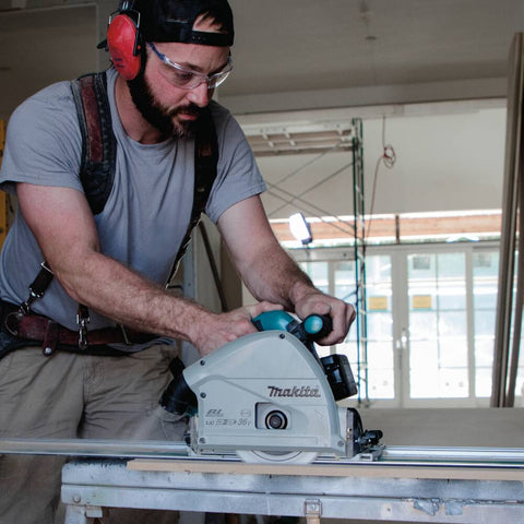 Makita XPS01PTJ 5.0Ah 18V X2 LXT Lithium-Ion (36V) Brushless Cordless 6-1/2" Plunge Circular Saw Kit